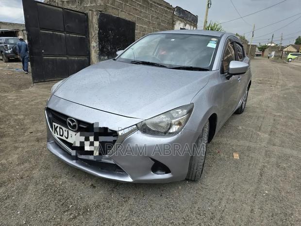 Mazda Demio 2015 Silver