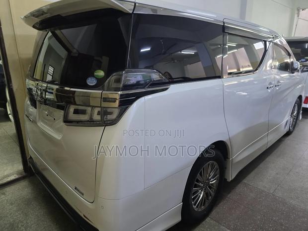 Toyota Vellfire 2019 Pearl