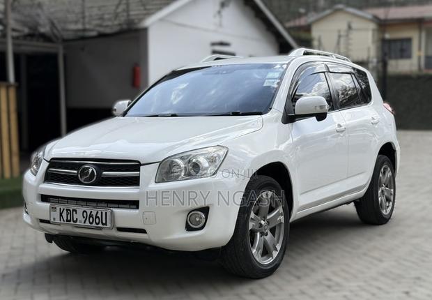 Toyota RAV4 2014 White