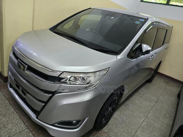 Toyota Noah 2019 Silver