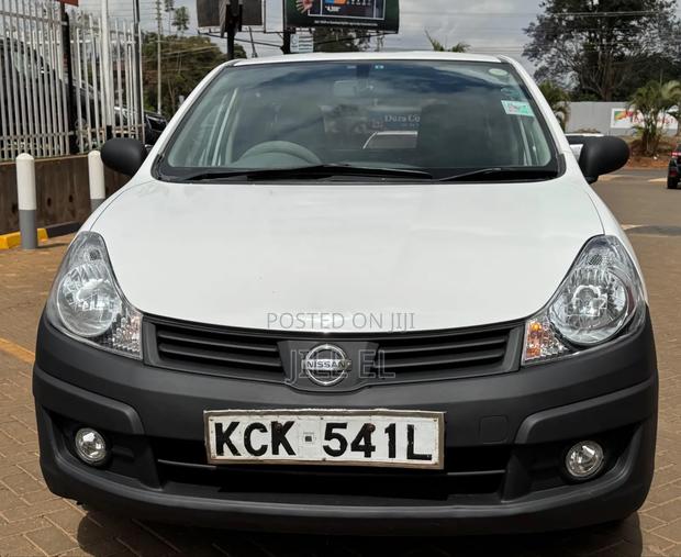 Nissan Advan 2009 White