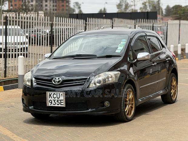 Toyota Auris 2012 Black