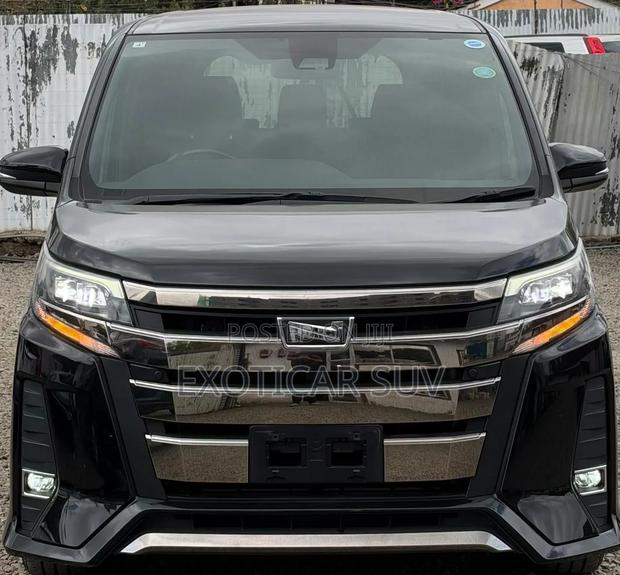 Toyota Noah 2.0 AWD (8 Seater) 2019 Black