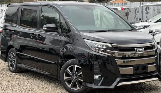 Toyota Noah 2.0 AWD (8 Seater) 2019 Black