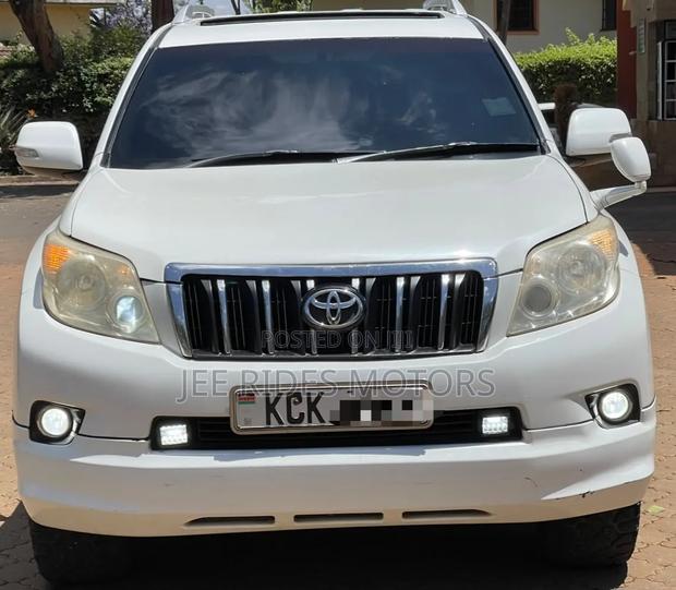Toyota Land Cruiser Prado 2010 Ivory