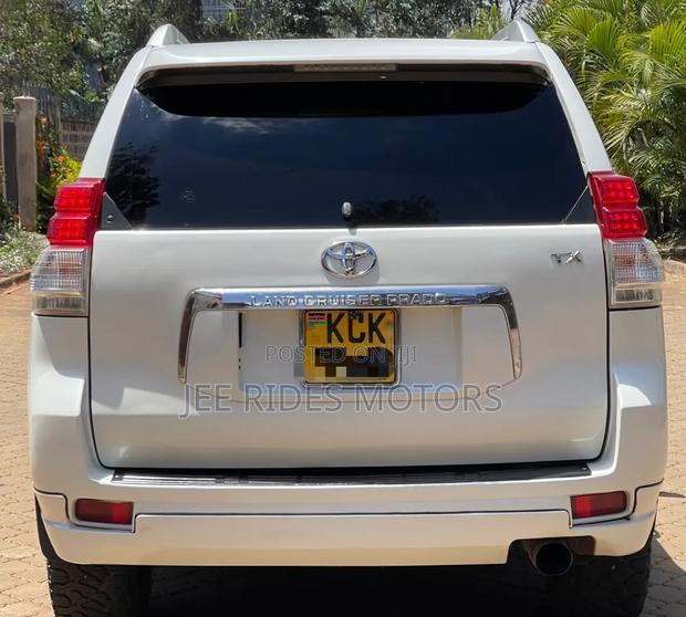 Toyota Land Cruiser Prado 2010 Ivory