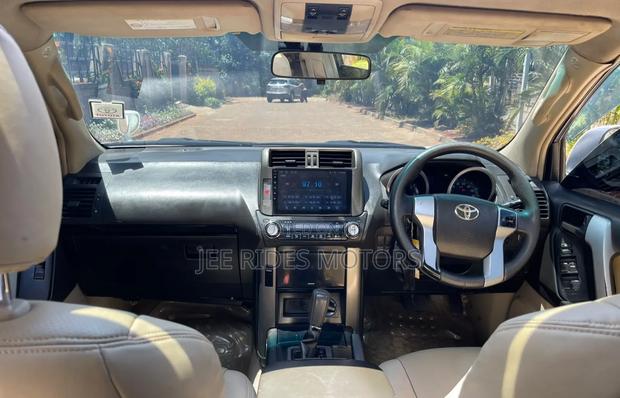 Toyota Land Cruiser Prado 2010 Ivory