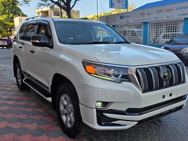 Toyota Land Cruiser Prado 2018 White