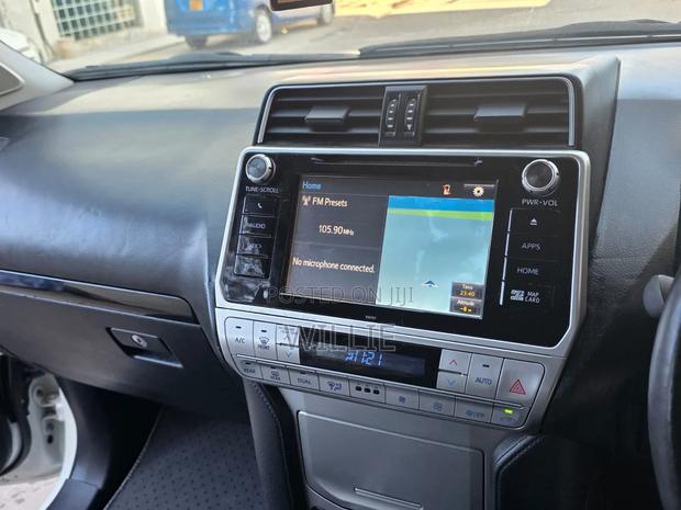 Toyota Land Cruiser Prado 2018 White