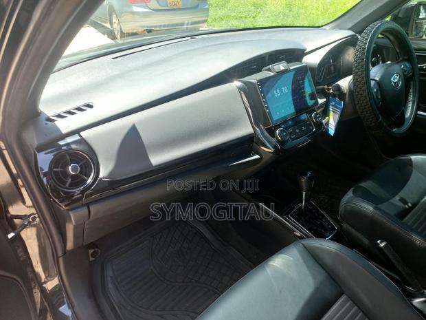 Toyota Corolla Fielder 1.5 Hybrid FWD 2019 Black