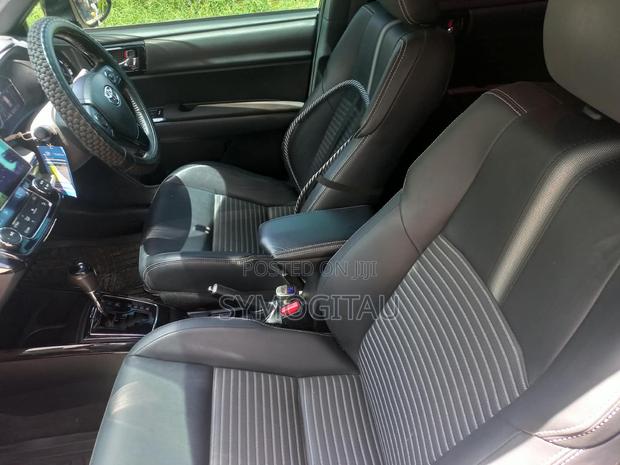 Toyota Corolla Fielder 1.5 Hybrid FWD 2019 Black