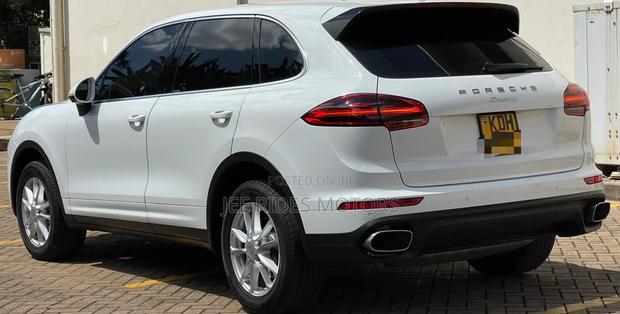 Porsche Cayenne 2015 Ivory