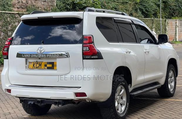 Toyota Land Cruiser Prado 2011 White