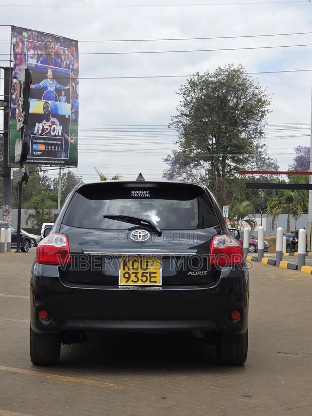 Toyota Auris 2012 Black