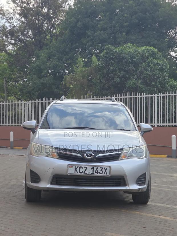 Toyota Corolla Fielder 2013