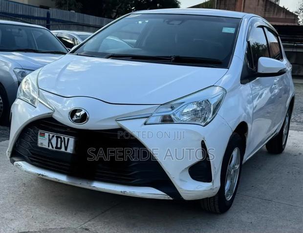 Toyota Vitz 1.0 FWD 5dr 2016 White