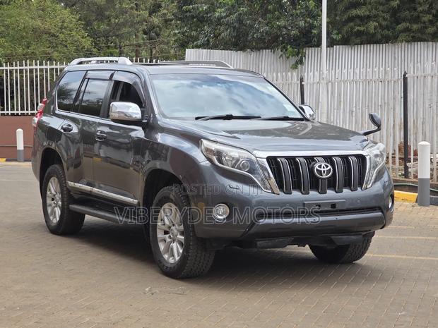 Toyota Land Cruiser Prado 2015 Gray