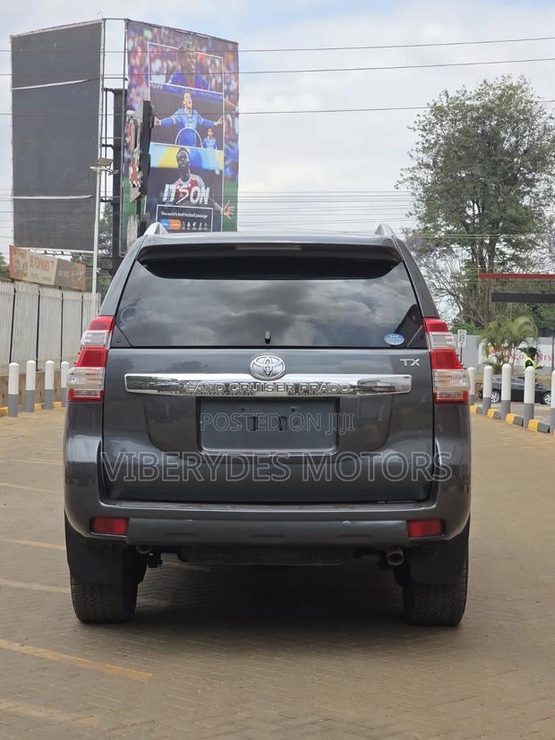 Toyota Land Cruiser Prado 2015 Gray