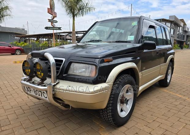 Suzuki Escudo 1995 Black