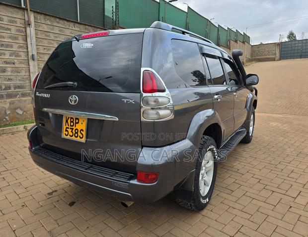 Toyota Land Cruiser Prado 2006 Gray