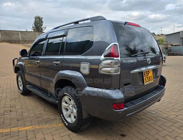 Toyota Land Cruiser Prado 2006 Gray