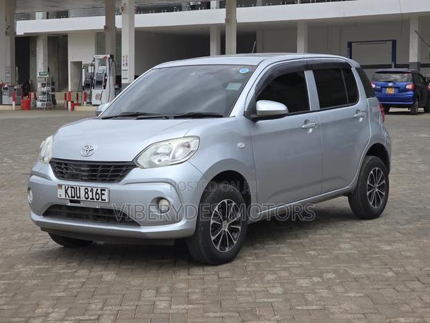 Toyota Passo 2018 Silver
