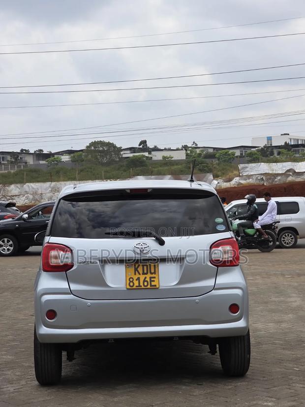 Toyota Passo 2018 Silver