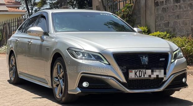 Toyota Crown 2018 Gray
