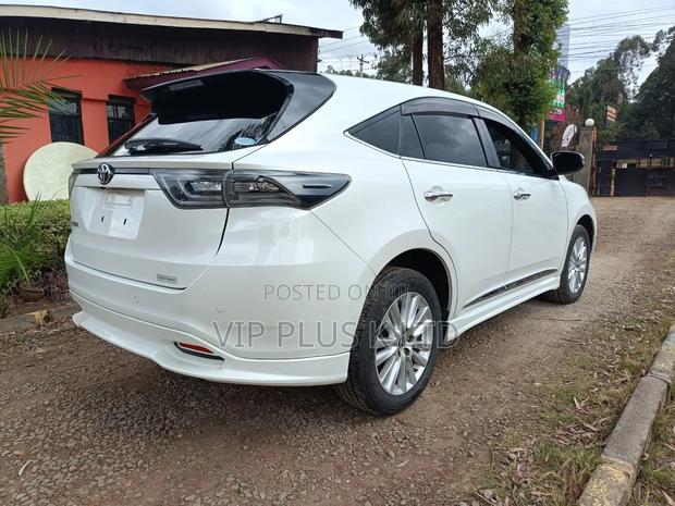 Toyota Harrier 2.0 2016 White