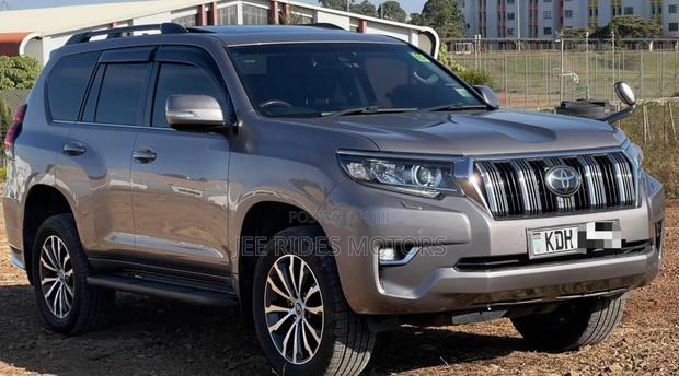 Toyota Land Cruiser Prado 2017 Brown