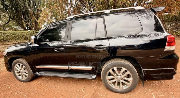 Toyota Land Cruiser 2011 Black