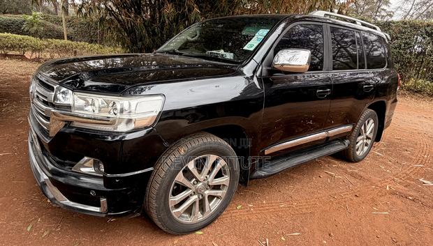 Toyota Land Cruiser 2011 Black