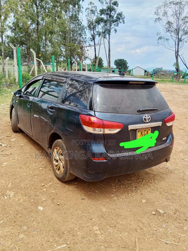Toyota Wish 2011 Blue