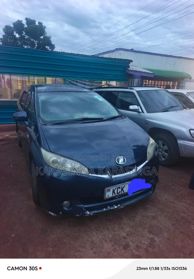 Toyota Wish 2011 Blue