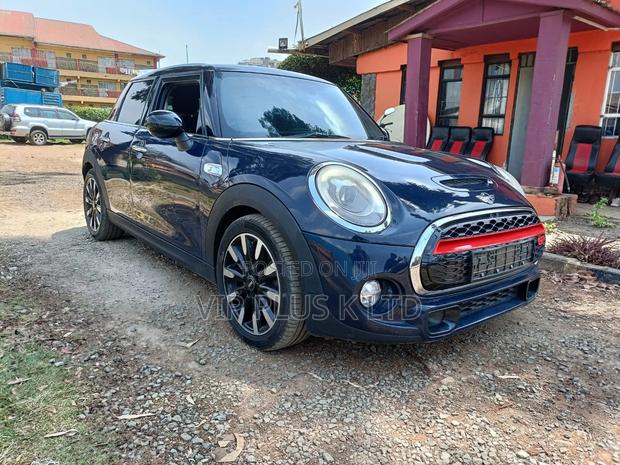 Mini Cooper 2017 Blue