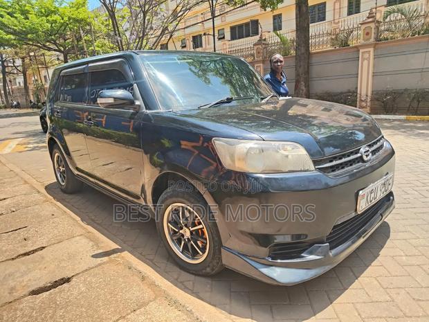 Toyota Corolla Rumion Hatchback 1.5 FWD 2012 Black