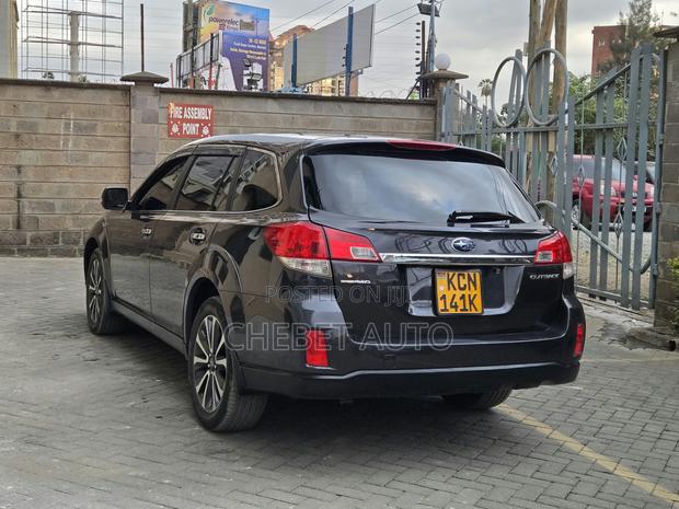 Subaru Outback 2010 Black