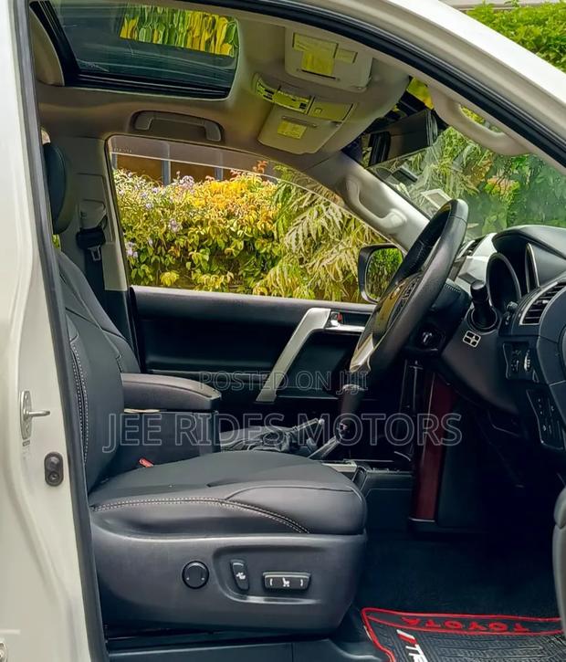 Toyota Land Cruiser Prado 2017 Ivory