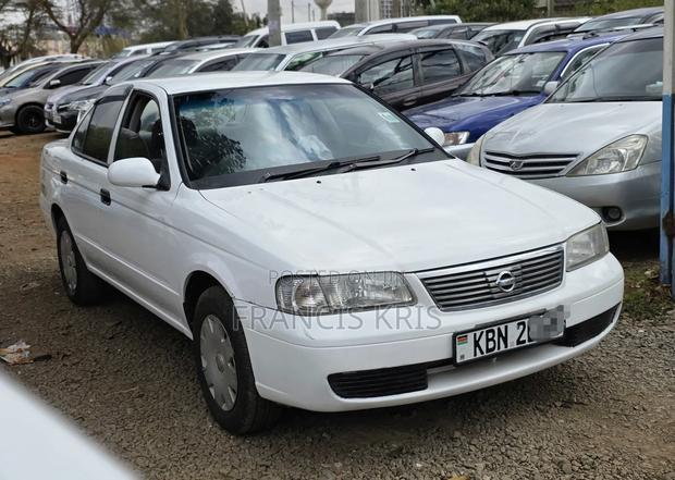 Nissan FB15 2004 Off white