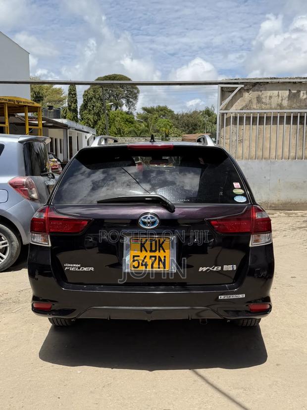 Toyota Corolla Fielder 2015 Maroon