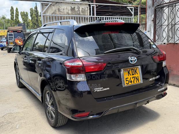 Toyota Corolla Fielder 2015 Maroon