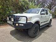 Toyota Hilux 3.0 D-4D 4x4 2013 Off white for sale