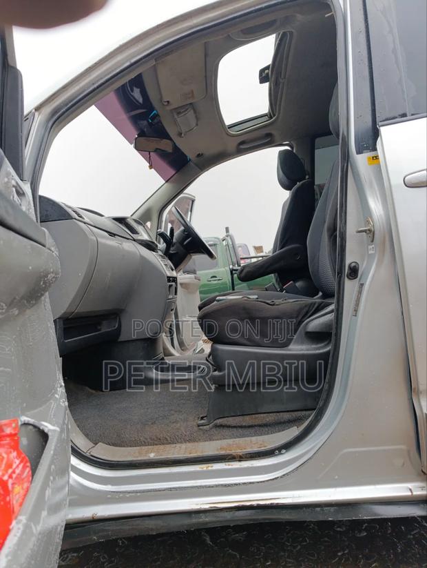 Toyota Voxy 2007 Silver