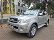 Toyota Hilux 2.5 D-4D SRX 2010 Gray for sale