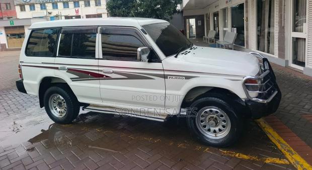 Mitsubishi Pajero 2.5 TD Classic Short 2007 White