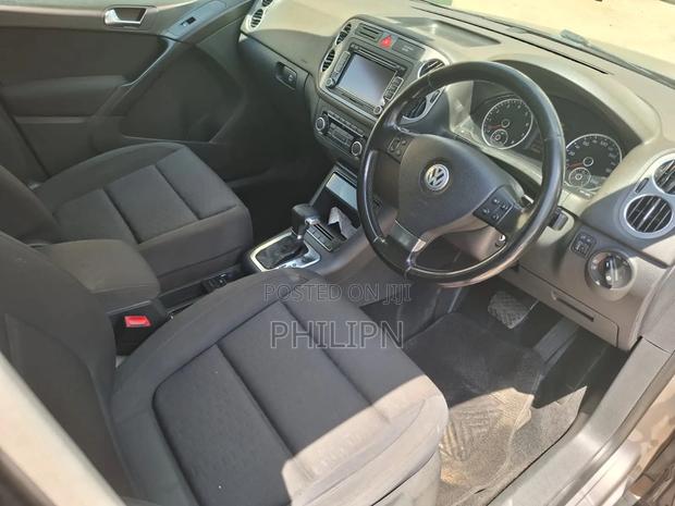 Volkswagen Tiguan 2009 Silver