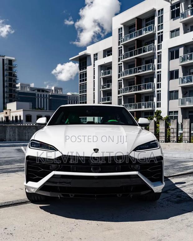Lamborghini Urus 2022 White