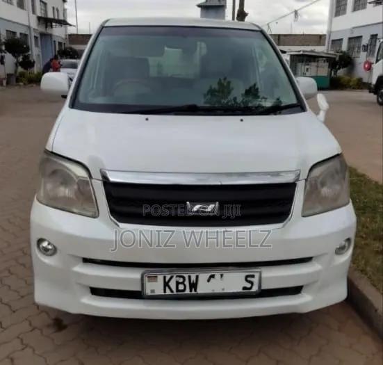 Toyota Noah 2006 White