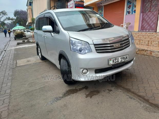 Toyota Noah 2012 Silver