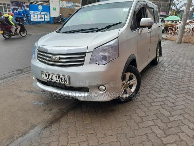 Toyota Noah 2012 Silver